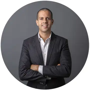 Felipe foto perfil profissional em estúdio