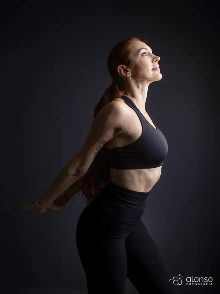 Fotografia fitness profissional com iluminação em estúdio Florianópolis